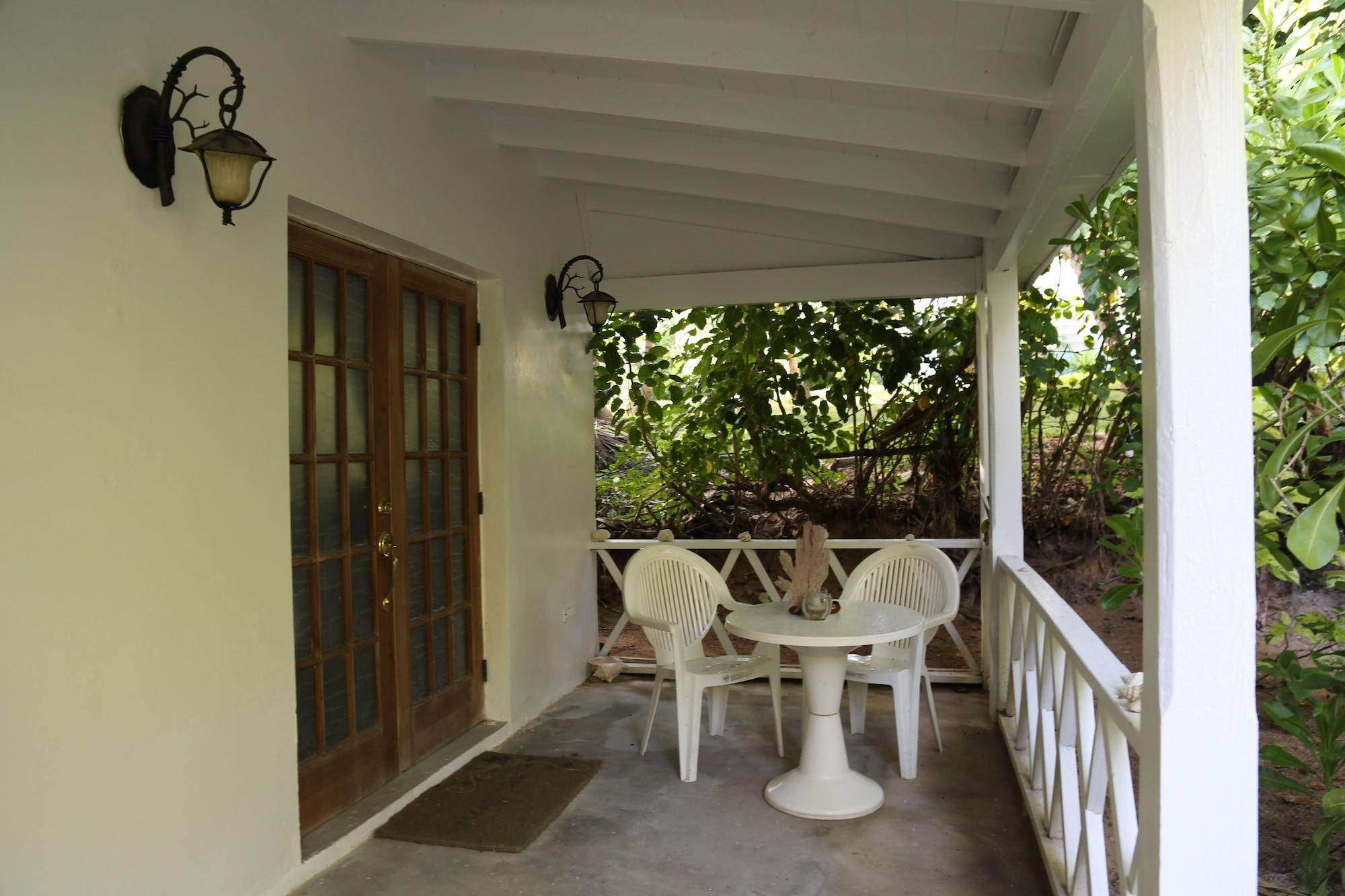 Tingum Village Hotel Dunmore Town 外观 照片