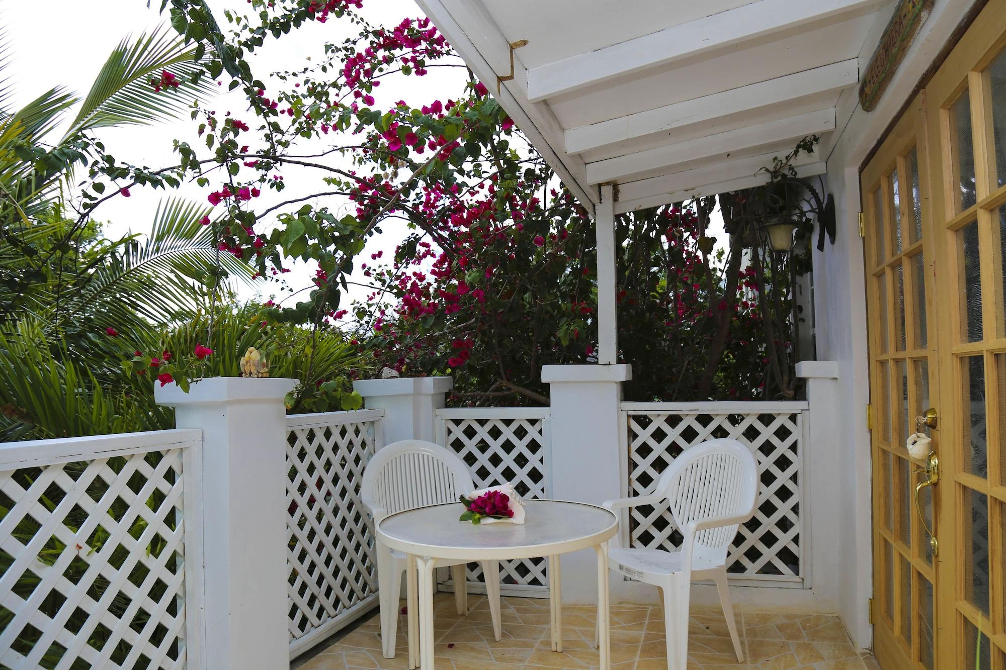 Tingum Village Hotel Dunmore Town 外观 照片
