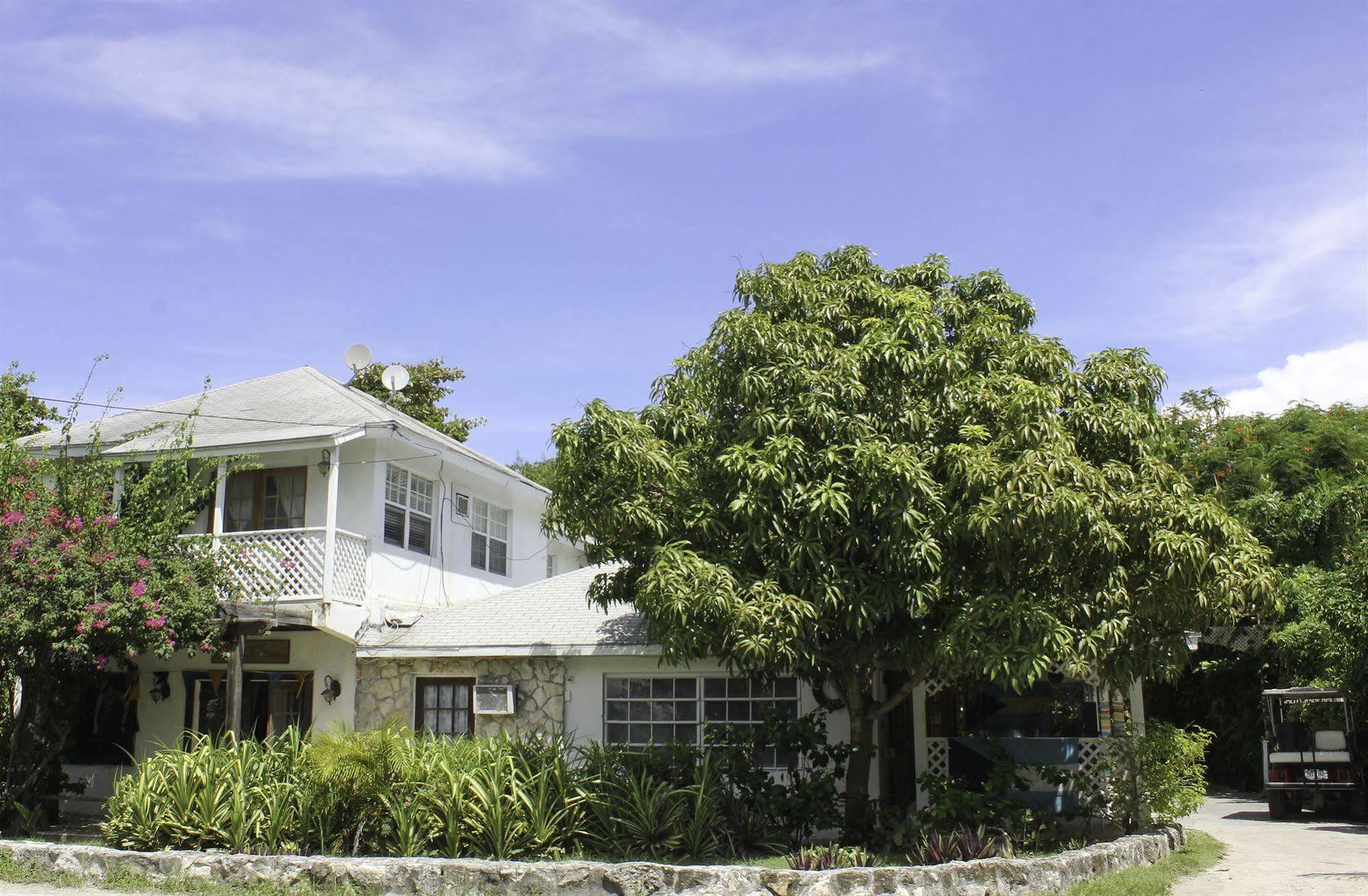 Tingum Village Hotel Dunmore Town 外观 照片