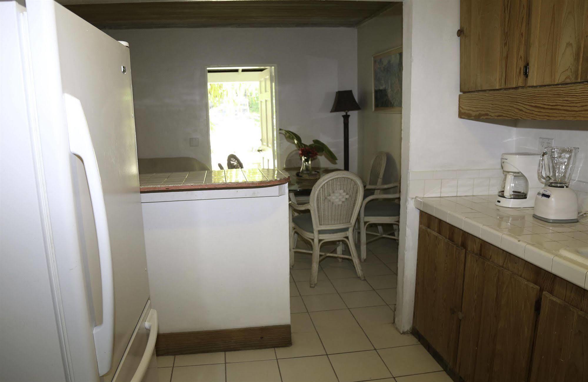 Tingum Village Hotel Dunmore Town 外观 照片